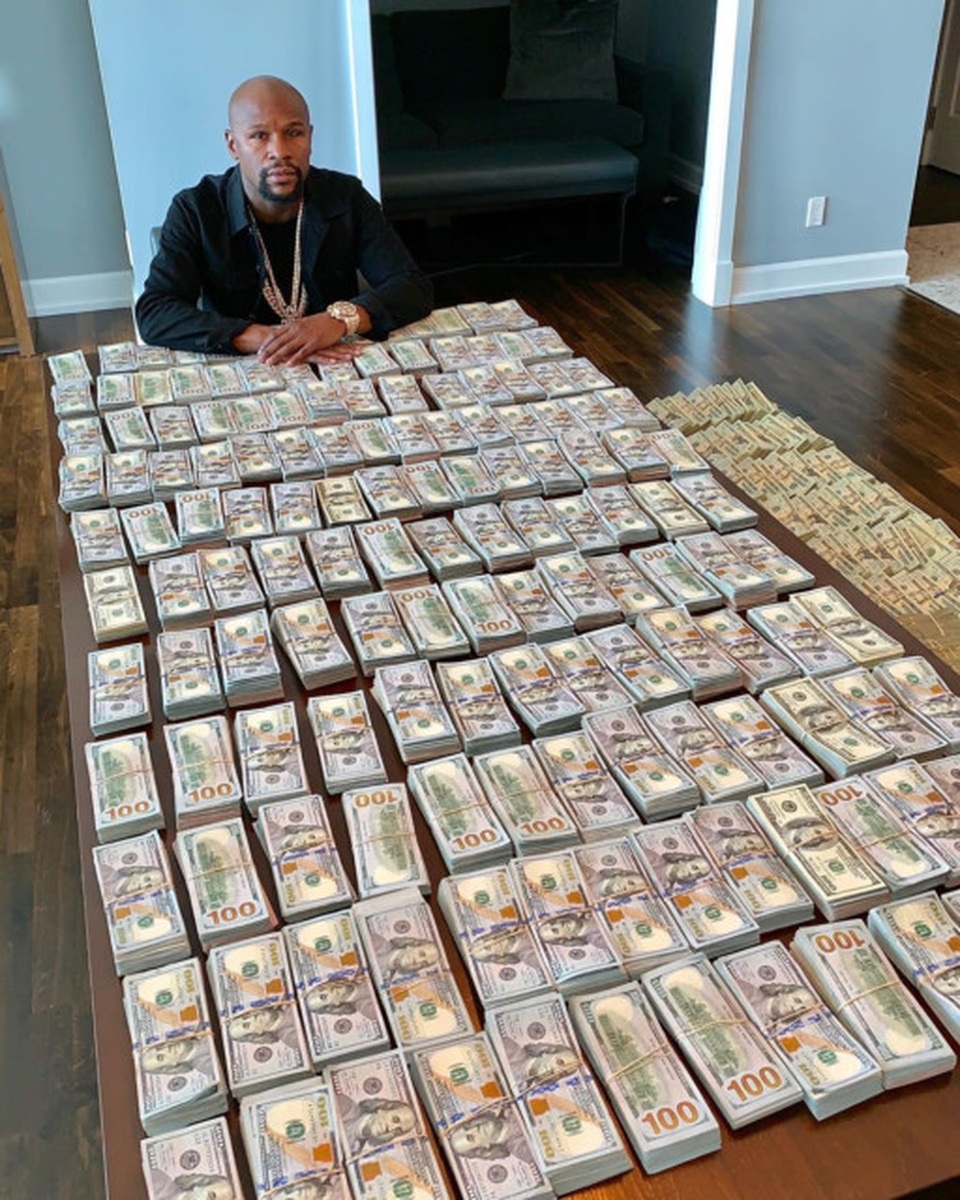 Floyd Mayweather sẵn sàng đổi cả gia tài để đưa bạn gái cũ quay về - 3 Floyd Mayweather sẵn sàng đổi cả gia tài để đưa bạn gái cũ quay về - 3