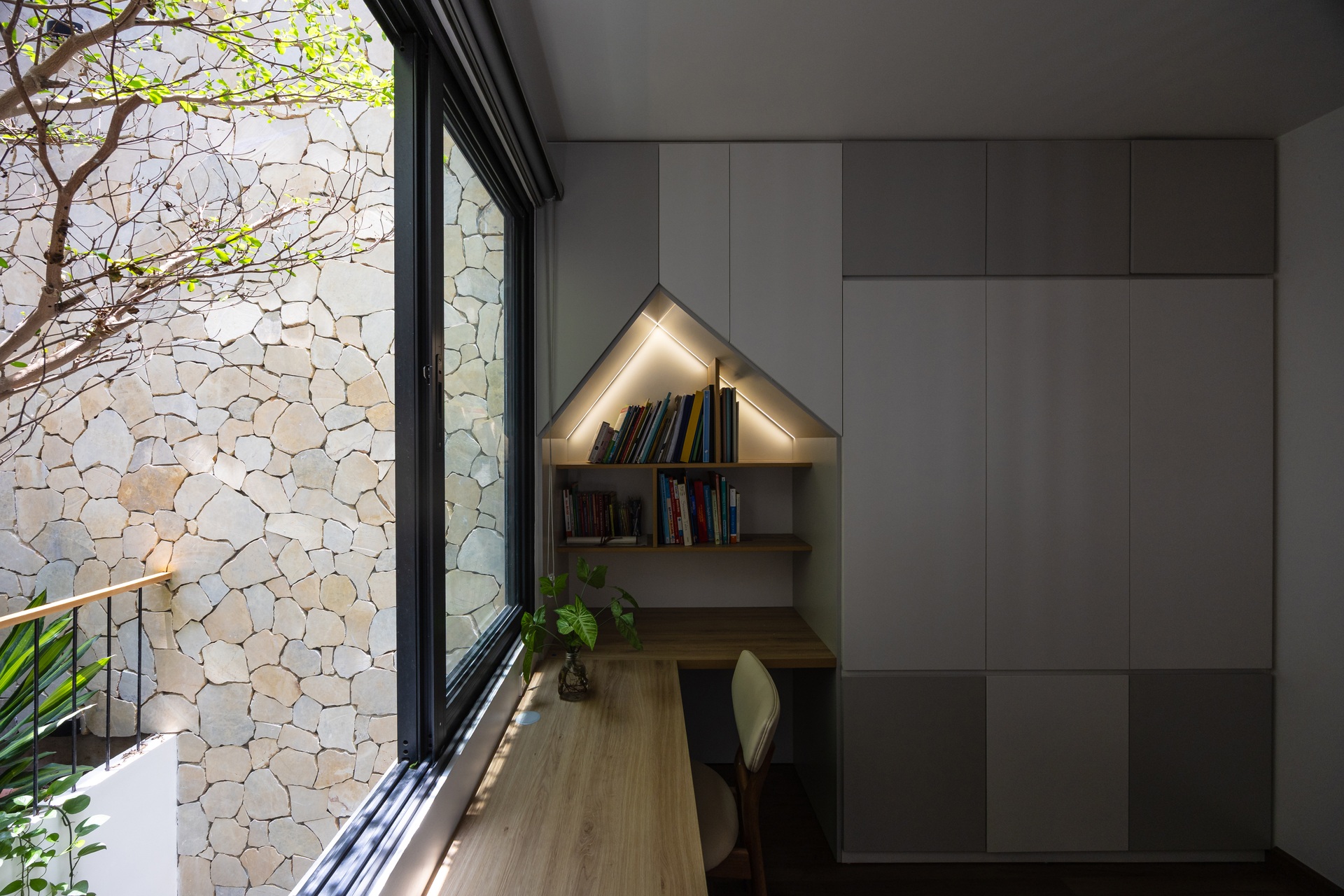 Nhà 90m2 của gia đình ở Hà Nội gắn kết thiên nhiên nhờ thiết kế lạ - 11 Nhà 90m2 của gia đình ở Hà Nội gắn kết thiên nhiên nhờ thiết kế lạ - 11
