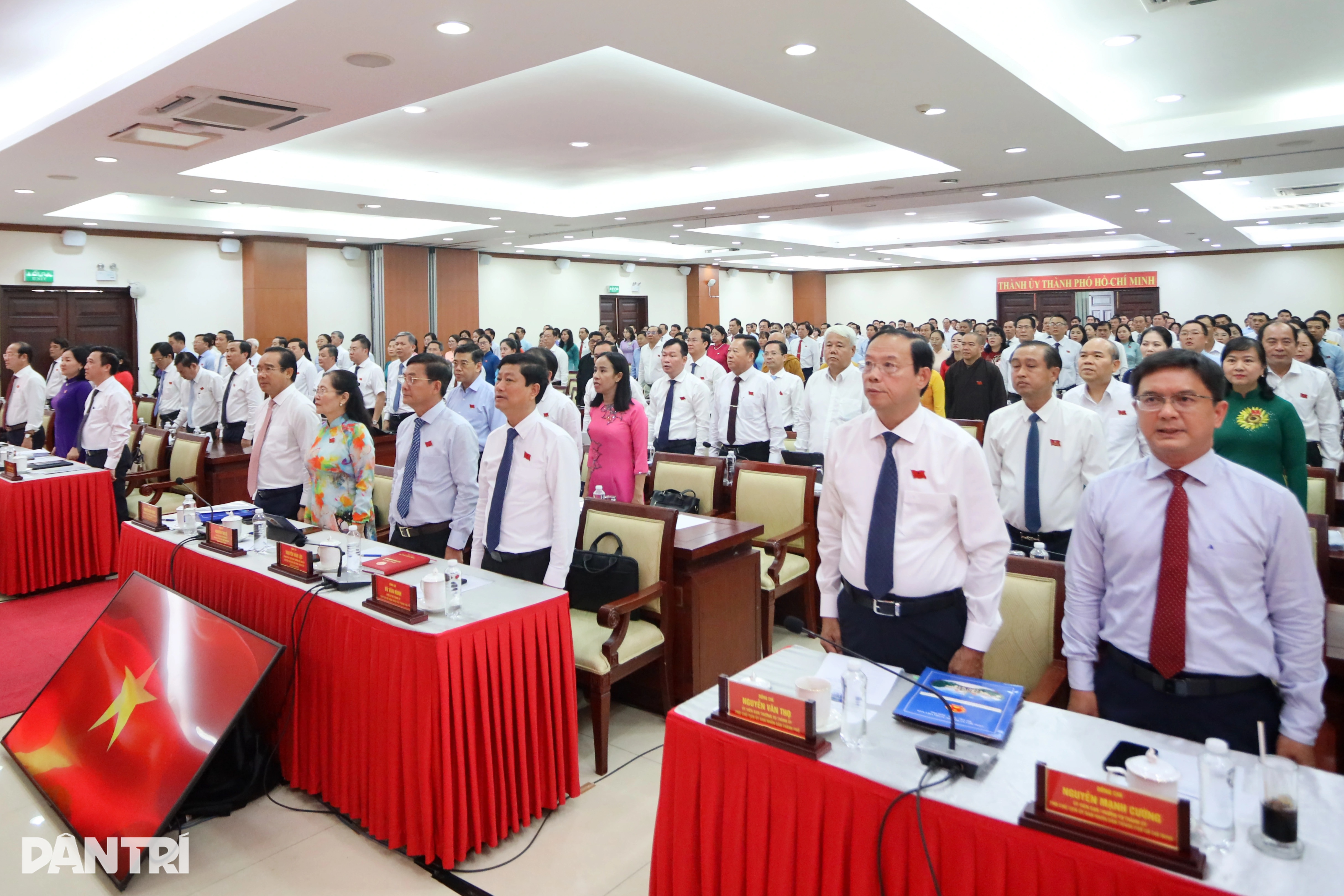 Nhiều chính sách gỡ nút thắt được HĐND TPHCM thông qua - 1
