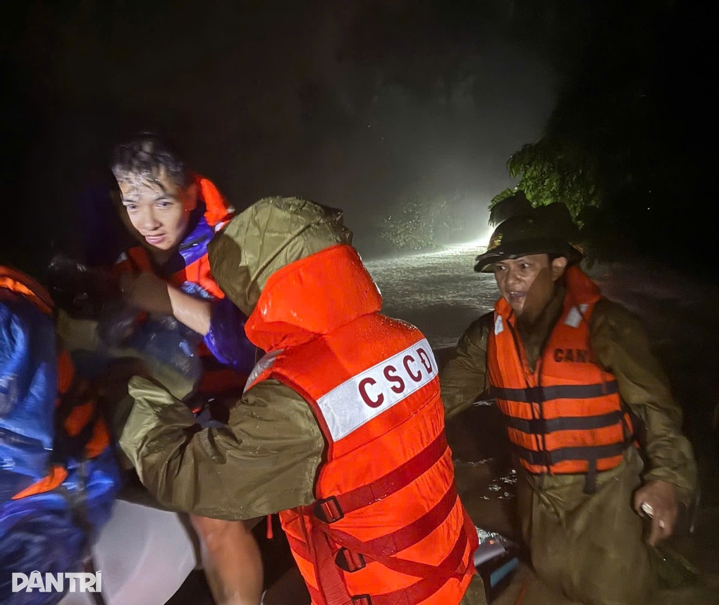 Lo hoàn lưu bão Kajiki, Thủ tướng yêu cầu triệt để sơ tán dân vùng lũ - 1 Lo hoàn lưu bão Kajiki, Thủ tướng yêu cầu triệt để sơ tán dân vùng lũ - 1
