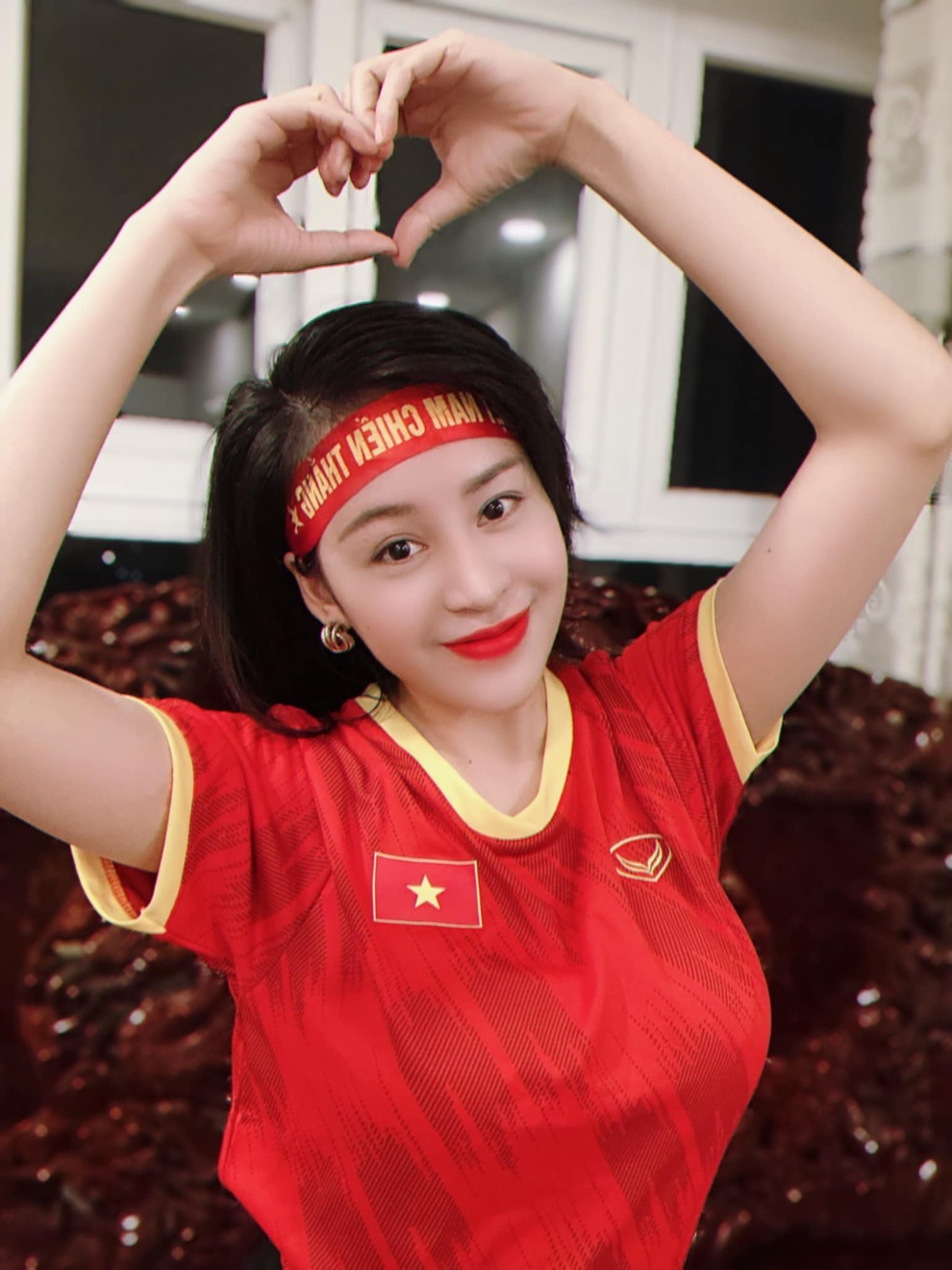 Lệ Rơi, Bà Tưng gây bão mạng: Giờ làm công nhân, sống bằng tiền tiết kiệm - 5 Lệ Rơi, Bà Tưng gây bão mạng: Giờ làm công nhân, sống bằng tiền tiết kiệm - 5