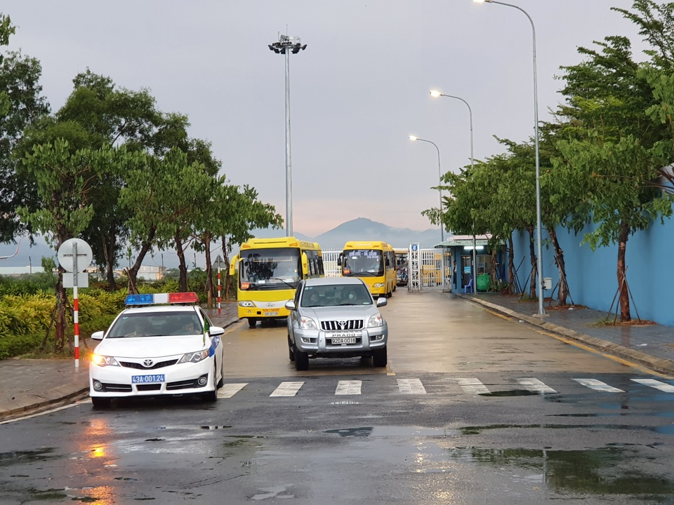 Đưa hơn 340 công dân Việt Nam từ Đài Loan về nước - 2 Đưa hơn 340 công dân Việt Nam từ Đài Loan về nước - 2