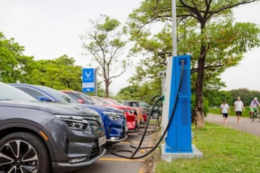 Vinhomes ưu đãi "mua nhà, tậu xe" cho khách hàng trẻ