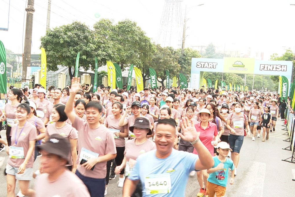 Giải chạy bất ổn gây ùn tắc nghiêm trọng ở TP Phủ Lý - 1 Giải chạy bất ổn gây ùn tắc nghiêm trọng ở TP Phủ Lý - 1
