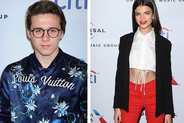 Cậu cả nhà Beckham đẹp như hotboy, hò hẹn cùng bạn gái “tin đồn”