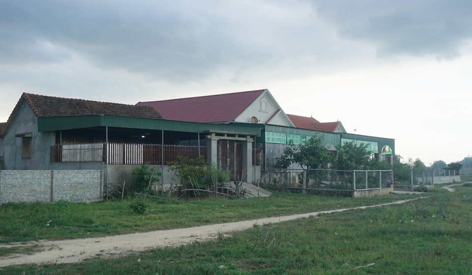 Hàng chục hộ dân làng chài sống “treo” trên đất tái định cư - 1 Hàng chục hộ dân làng chài sống “treo” trên đất tái định cư - 1