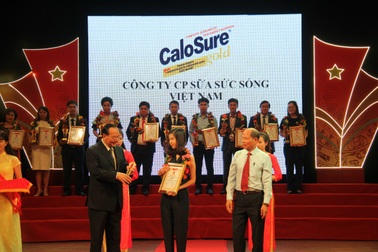 Tôn vinh doanh nghiệp đạt giải Sao vàng doanh nhân Đất Việt 2017