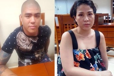 Đánh đập, dùng hương đang cháy châm vào thái dương con nợ