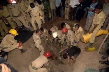 Phát hiện mồ chôn tập thể tại trụ sở nhóm binh lính nổi loạn