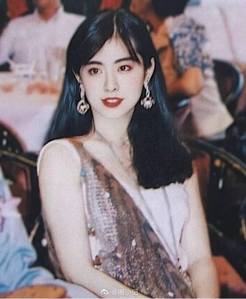 Bí quyết đẹp vượt thời gian của Vương Tổ Hiền: Không lấy chồng, ăn chay - 2 Bí quyết đẹp vượt thời gian của Vương Tổ Hiền: Không lấy chồng, ăn chay - 2