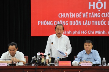 Cả đại đội xe chở thuốc lá lậu chạy ầm ầm mà không bị... chặn