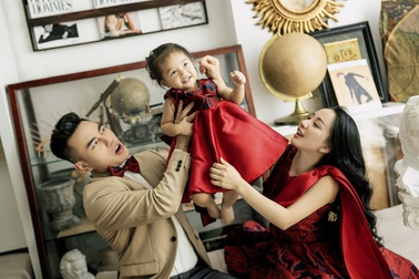 Lê Dương Bảo Lâm kêu gọi mọi người ở nhà, chung tay đẩy lùi Covid-19