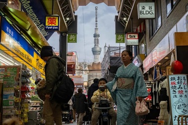 Ngành du lịch, bán lẻ Nhật Bản gặp khó khăn giữa căng thẳng với Trung Quốc