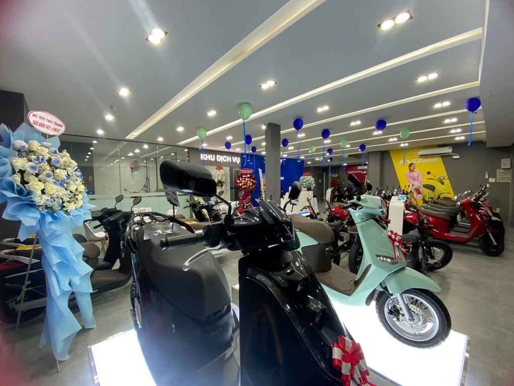 OKXE khai trương cửa hàng xe máy điện VinFast OKXE Út Tịch - 2 OKXE khai trương cửa hàng xe máy điện VinFast OKXE Út Tịch - 2