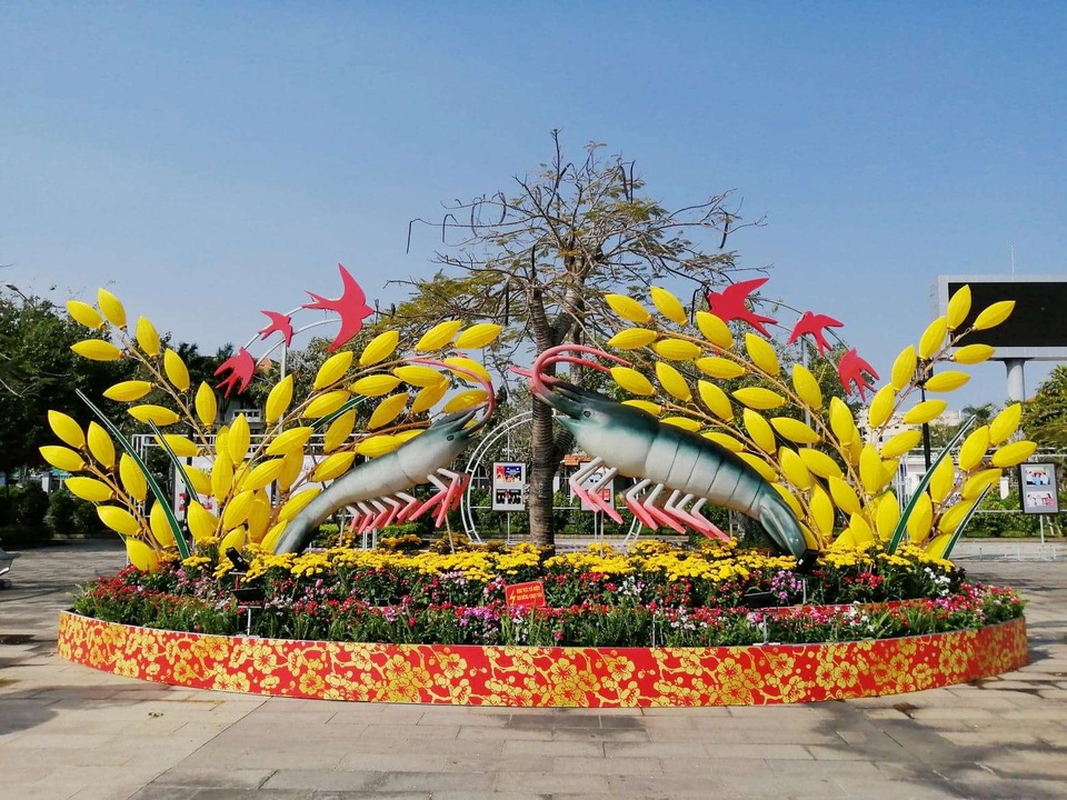 Đẹp mắt tiểu cảnh chào năm mới 2020 trên Quảng trường lớn nhất ĐBSCL - 9 Đẹp mắt tiểu cảnh chào năm mới 2020 trên Quảng trường lớn nhất ĐBSCL - 9