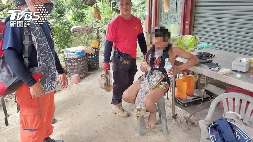 Cãi nhau với bạn gái, người đàn ông bỏ lên núi sống như người nguyên thủy - 3 Cãi nhau với bạn gái, người đàn ông bỏ lên núi sống như người nguyên thủy - 3