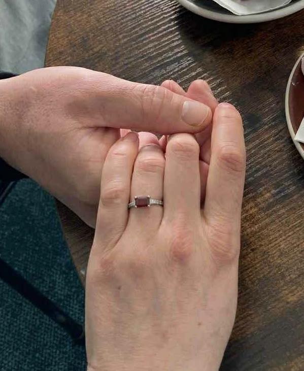 Vụ rơi nhẫn kim cương ở Huế: Khách Tây đính chính tin nhẫn giá 1 tỷ đồng - 3
