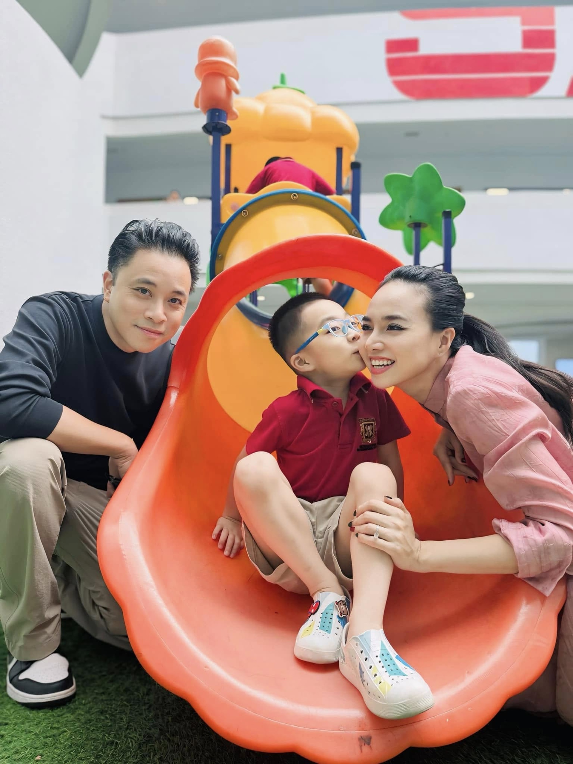 Đinh Ngọc Diệp kể 3 lần Victor Vũ vượt cửa tử, cảm thông nếu chồng say nắng - 5 Đinh Ngọc Diệp kể 3 lần Victor Vũ vượt cửa tử, cảm thông nếu chồng say nắng - 5