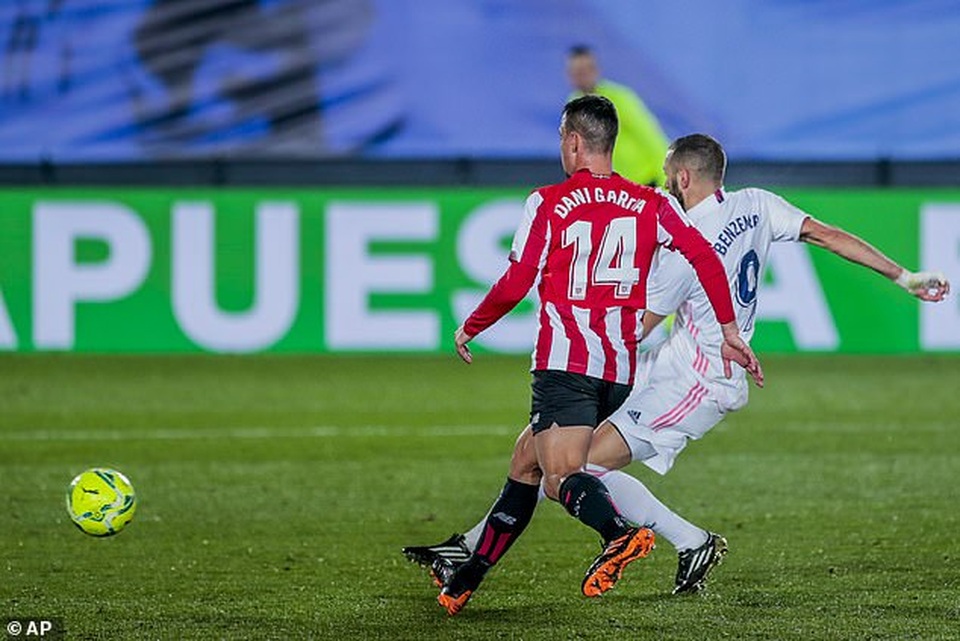 Real Madrid 3-1 Bilbao: Kroos, Benzema tỏa sáng - 12 Real Madrid 3-1 Bilbao: Kroos, Benzema tỏa sáng - 12