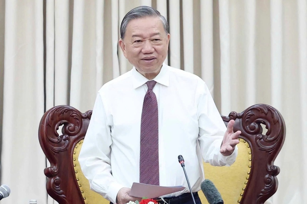 Tổng Bí thư: Cấp chỉ huy phải đổi mới tư duy, dám hy sinh quyền lợi cá nhân - 2 Tổng Bí thư: Cấp chỉ huy phải đổi mới tư duy, dám hy sinh quyền lợi cá nhân - 2