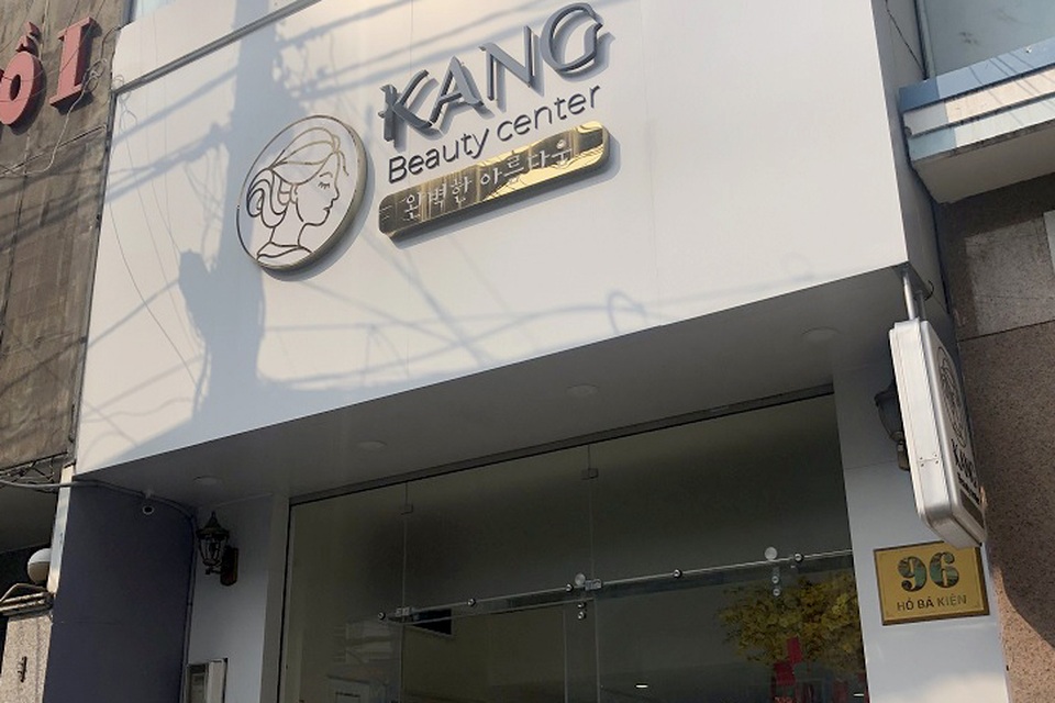 TPHCM: Sửa mũi, cắt mí, hút mỡ... ngay tại cơ sở chăm sóc da - 1