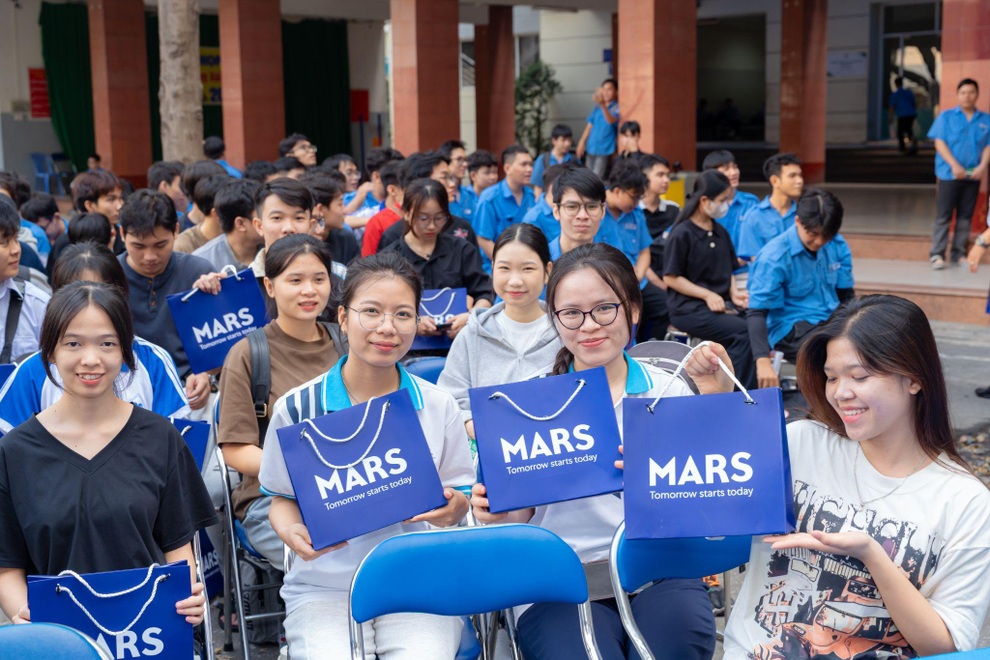 MM’S hỗ trợ hơn 100 sinh viên về nhà đón Tết - 2 MM’S hỗ trợ hơn 100 sinh viên về nhà đón Tết - 2