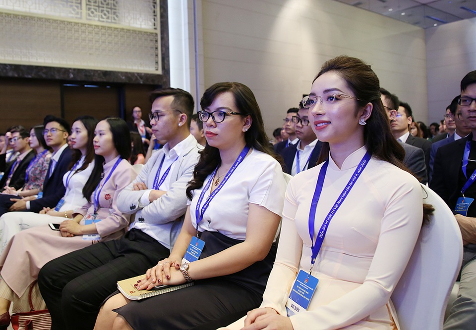 Các bạn thực sự là tấm gương, kinh nghiệm tốt cho thế hệ trẻ Việt Nam - 4 Các bạn thực sự là tấm gương, kinh nghiệm tốt cho thế hệ trẻ Việt Nam - 4