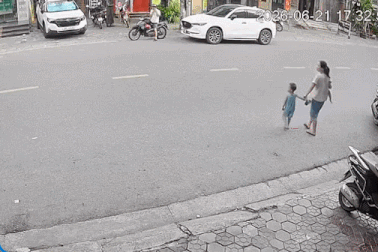 Nổi bật tuần qua: Em bé lao qua đường gây tai nạn