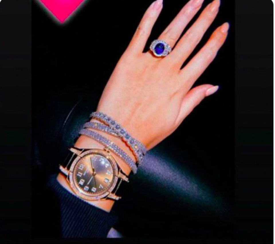 Bộ sưu tập đồng hồ hiệu trị giá 10 triệu USD của bạn gái C.Ronaldo - 2 Bộ sưu tập đồng hồ hiệu trị giá 10 triệu USD của bạn gái C.Ronaldo - 2