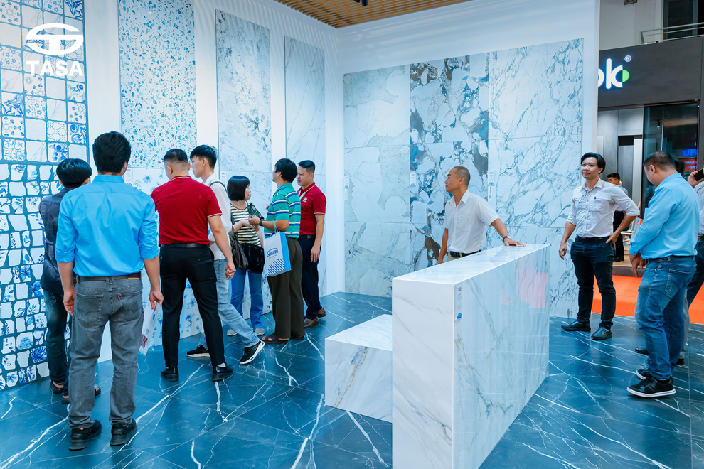 L'impressionnant espace d'exposition du groupe TASA à Vietbuild 2025 - 4 Không gian trưng bày ấn tượng của TASA Group tại Vietbuild 2025 - 4