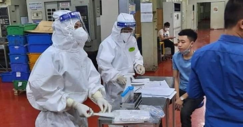 Quảng Ninh đóng cửa hàng quán vỉa hè, dừng xe khách đến tỉnh thành có dịch - 2 Quảng Ninh đóng cửa hàng quán vỉa hè, dừng xe khách đến tỉnh thành có dịch - 2