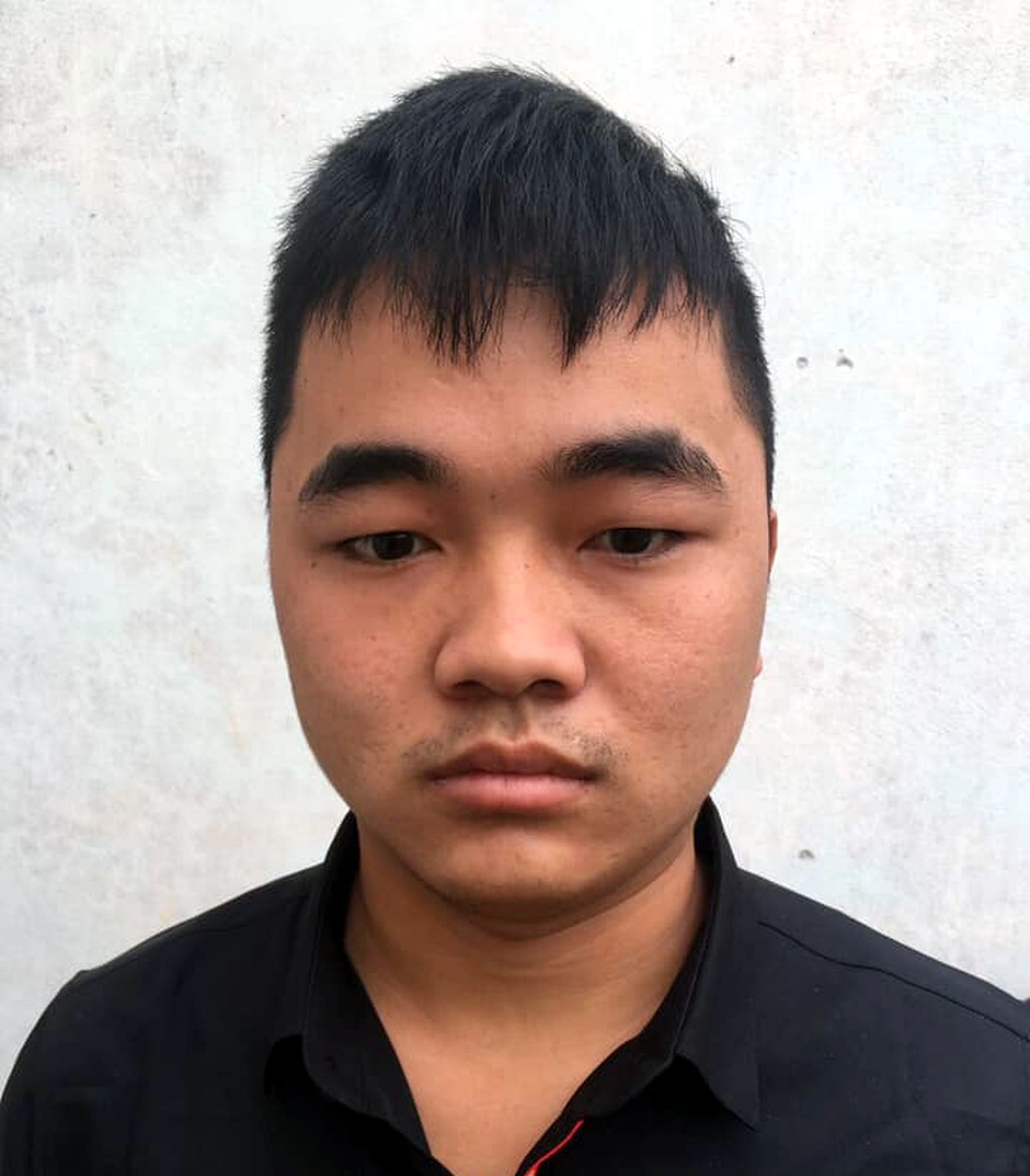 Hà Nội: Xịt dầu gió vào mặt tài xế để cướp taxi - 1 Hà Nội: Xịt dầu gió vào mặt tài xế để cướp taxi - 1