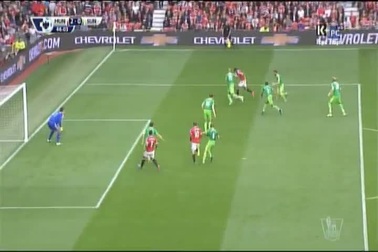 Man Utd 2-0 Sunderland: Rooney ghi bàn bằng đầu gối