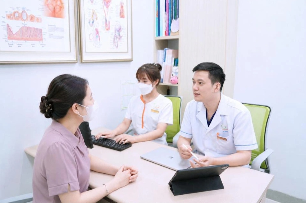 Căn bệnh khiến người phụ nữ hay bốc hỏa, tâm trạng sáng nắng chiều mưa - 2 Căn bệnh khiến người phụ nữ hay bốc hỏa, tâm trạng sáng nắng chiều mưa - 2