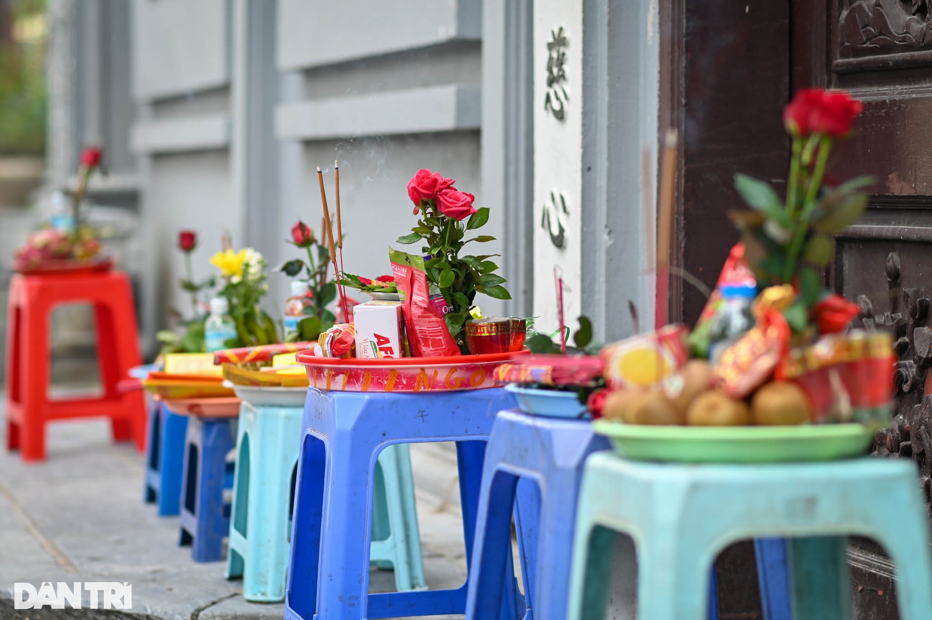 Giới trẻ đổ xô về chùa Hà vái vọng cầu duyên trong ngày 20/10 - 6