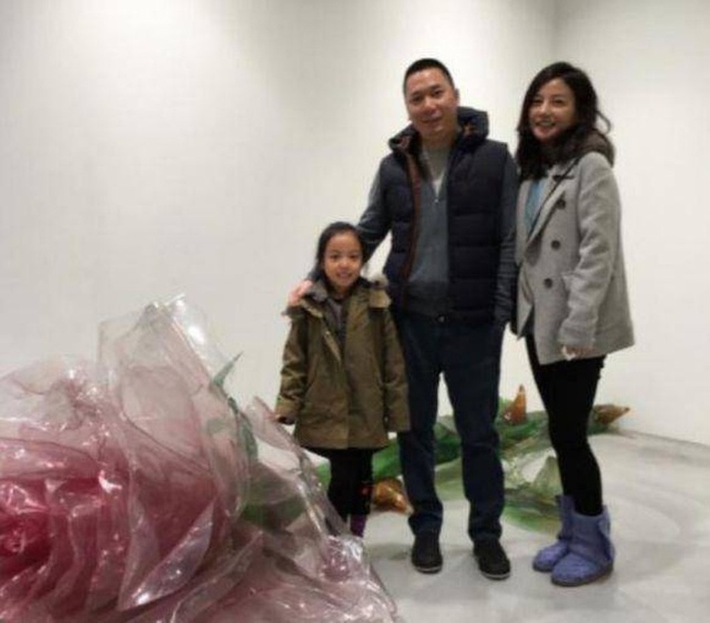 Con gái của Triệu Vy: Sở hữu nhan sắc cuốn hút, được cha mẹ giấu kín - 2 Con gái của Triệu Vy: Sở hữu nhan sắc cuốn hút, được cha mẹ giấu kín - 2