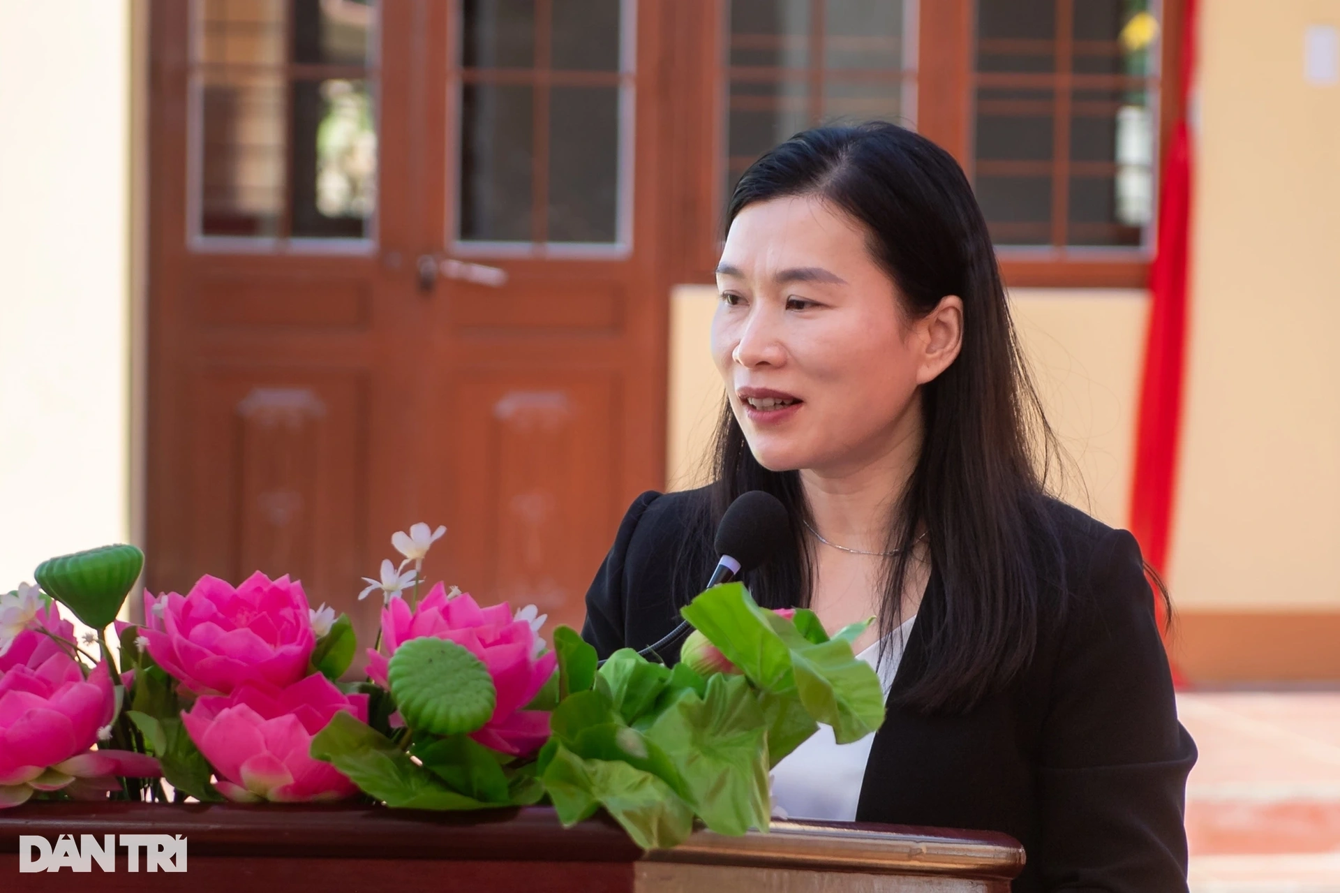 Thứ trưởng Nguyễn Thị Hà khánh thành điểm trường Nà Thưa - 12 Thứ trưởng Nguyễn Thị Hà khánh thành điểm trường Nà Thưa - 12