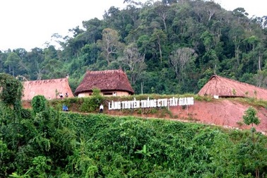 Khám phá làng truyền thống của đồng bào Cơtu Quảng Nam