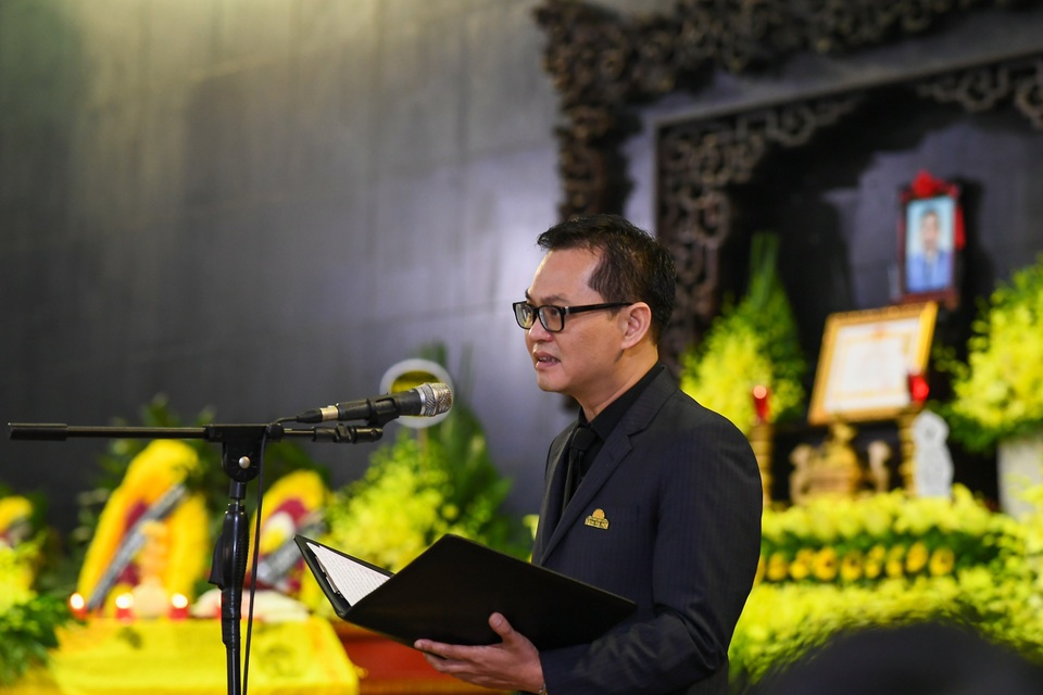 Nghệ sĩ ngậm ngùi tiễn biệt ông già hiền lành, chất phác của màn ảnh Việt - 4 Nghệ sĩ ngậm ngùi tiễn biệt ông già hiền lành, chất phác của màn ảnh Việt - 4
