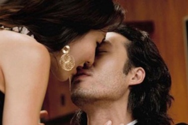 Vợ cặp kè, bao nuôi trai trẻ còn bao biện bằng lý do khó chấp nhận