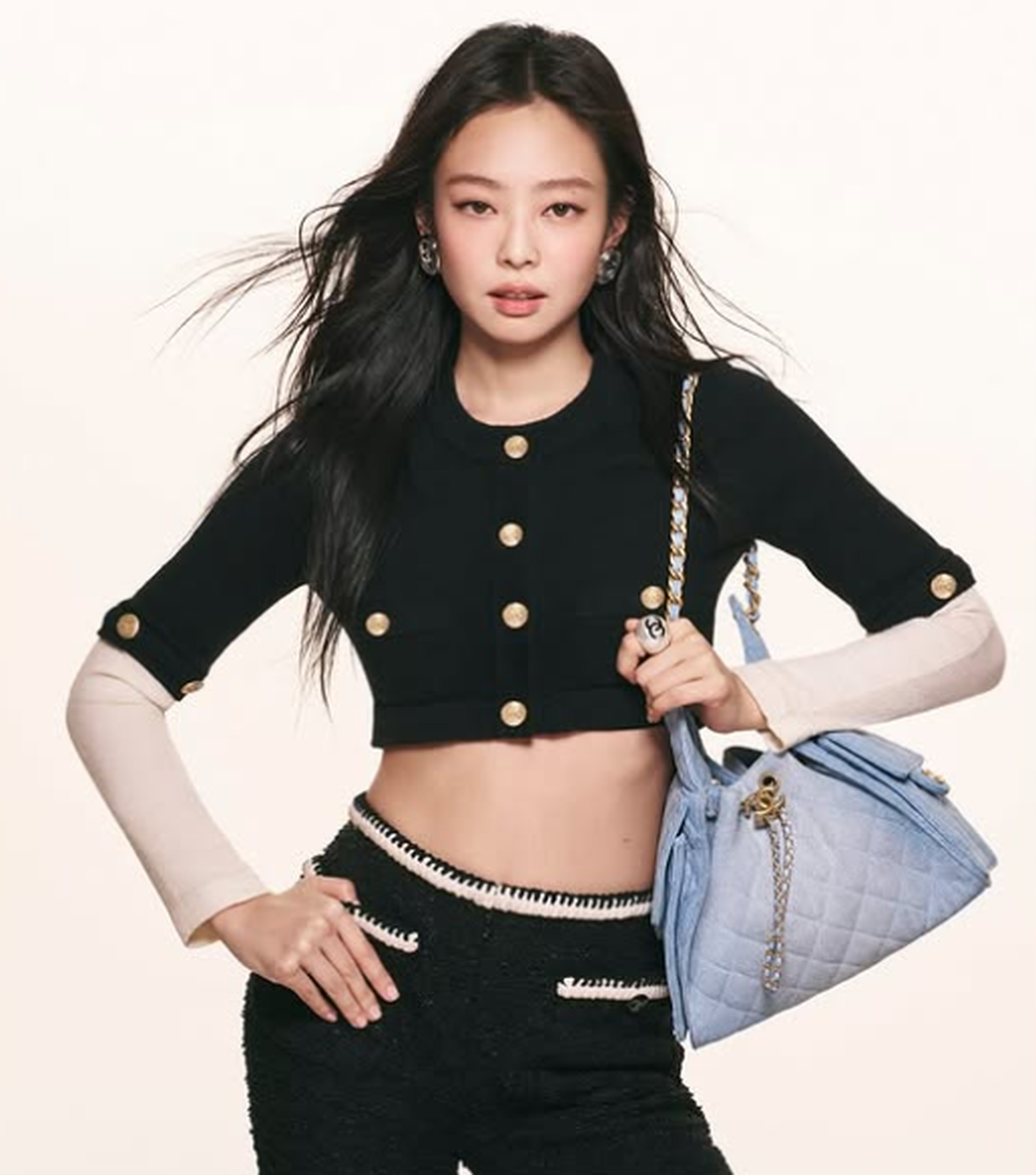 Jennie vẫn được chọn quảng bá sản phẩm mới của Chanel sau sự cố hở bạo - 5 Jennie vẫn được chọn quảng bá sản phẩm mới của Chanel sau sự cố hở bạo - 5