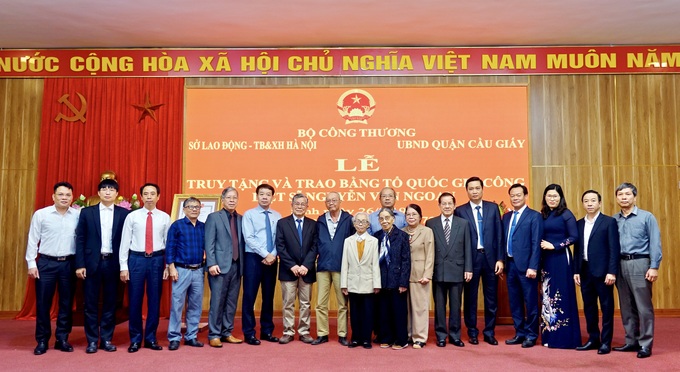 Hà Nội, trao Bằng Tổ quốc ghi công cho liệt sỹ Nguyễn Văn Ngoạn - Ảnh 6. Hà Nội, trao Bằng Tổ quốc ghi công cho liệt sỹ Nguyễn Văn Ngoạn - Ảnh 6.