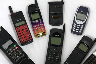 Nhìn lại những sản phẩm đầu tiên của các “đại gia” trên thị trường di động