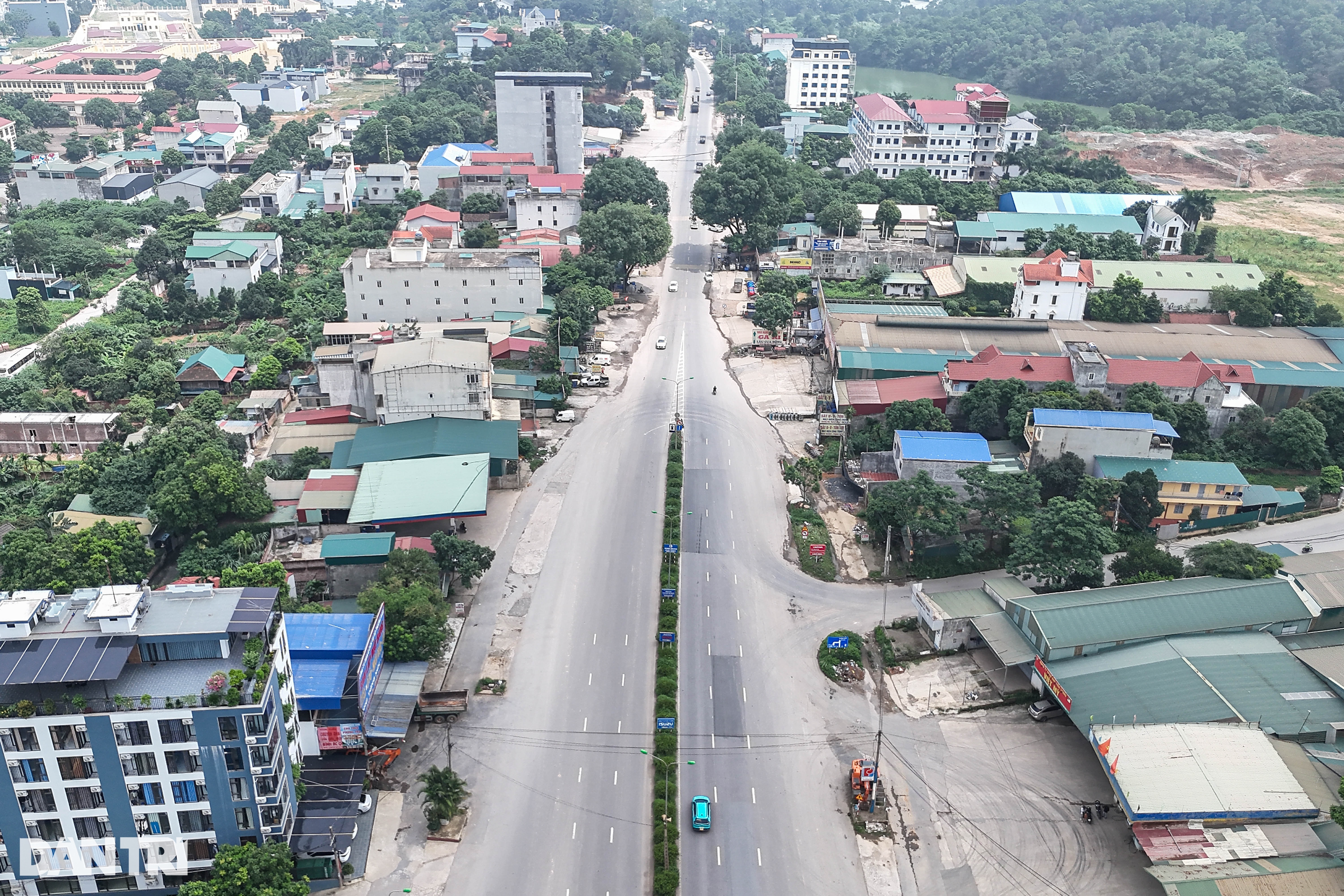 View - Hiện trạng tuyến đường dài hơn 25km, đề xuất chi gần 19.000 tỷ để nâng cấp | Báo Dân trí