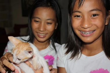 Cặp song sinh Việt thất lạc từ khi mới chào đời xúc động đoàn tụ sau 13 năm