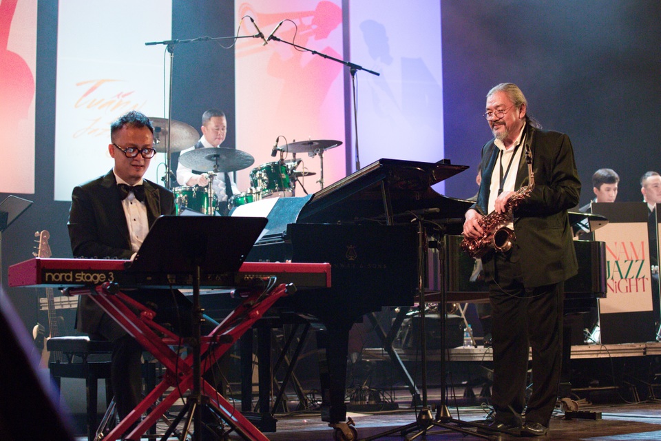Nghệ sĩ Tuấn Nam, Quyền Văn Minh, Tùng Dương “chơi jazz không thoả hiệp” - 11 Nghệ sĩ Tuấn Nam, Quyền Văn Minh, Tùng Dương “chơi jazz không thoả hiệp” - 11