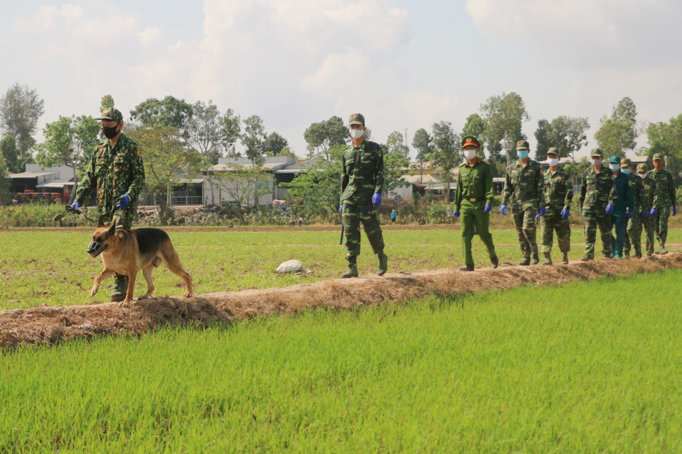 An Giang: Phát hiện một người nhập cảnh trái phép dương tính SARS-CoV-2 - 2 An Giang: Phát hiện một người nhập cảnh trái phép dương tính SARS-CoV-2 - 2