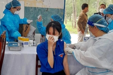 Ngày đầu tiên Thừa Thiên Huế tiêm vaccine cho học sinh