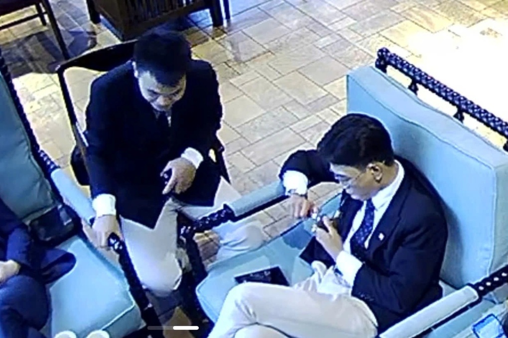 Xác minh clip tổng tài ra hiệu lệnh đánh nhân viên quán cà phê ở Hà Nội - 2 Xác minh clip tổng tài ra hiệu lệnh đánh nhân viên quán cà phê ở Hà Nội - 2