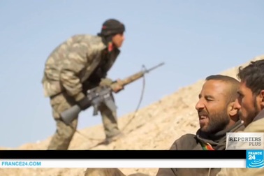 Biệt kích phương Tây dùng tên lửa bắn nổ "xe bom điên" của IS